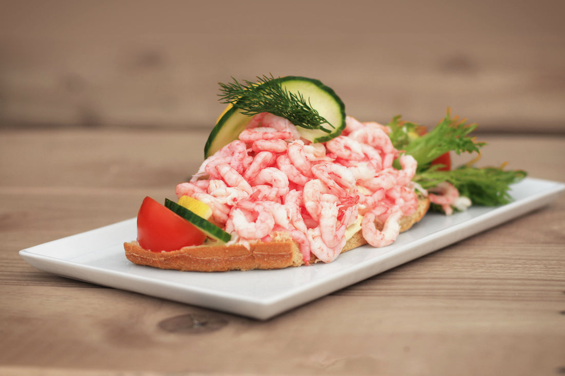 Large hand-peeled shrimp
